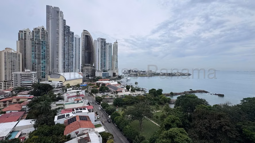 Se Vende Apartamento en Paitilla VLU27-298