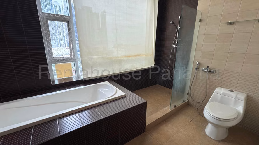 Se Vende Apartamento en Paitilla VLU27-298