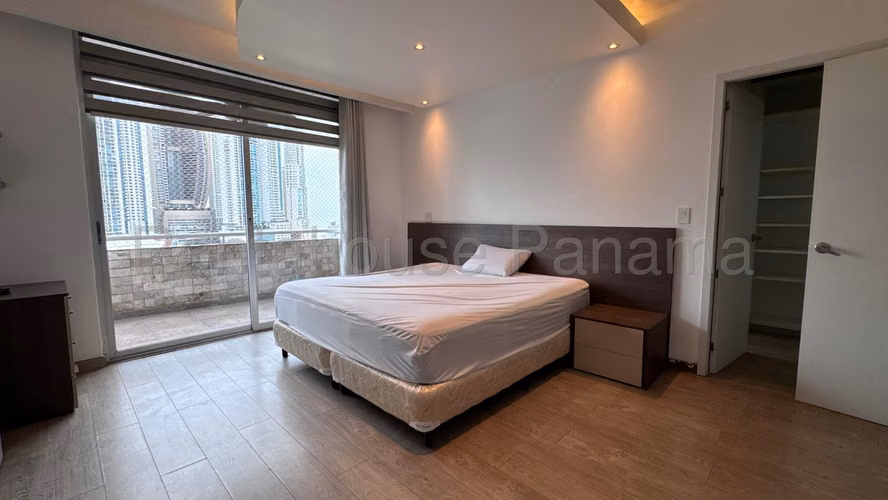 Se Vende Apartamento en Paitilla VLU27-298