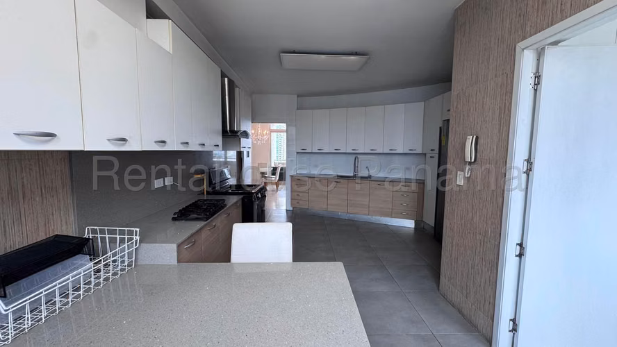 Se Vende Apartamento en Paitilla VLU27-298
