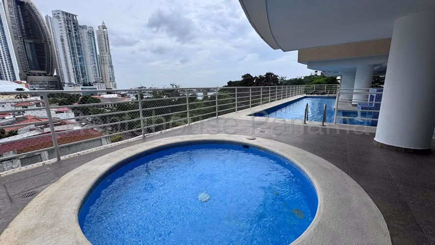 Se Vende Apartamento en Paitilla VLU27-298