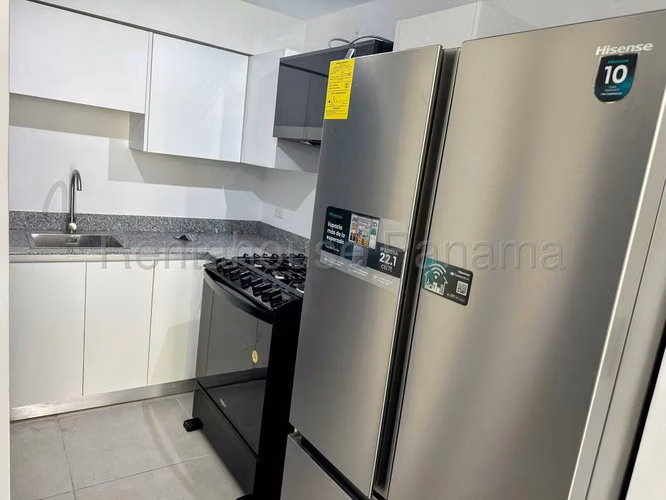 Se Alquila Apartamento en Parque Lefevre VLU27-309