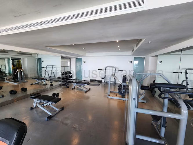 Vendo Apartamento en Avenida Balboa LC25-4719