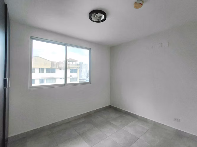 Apartamento en alquiler en Parque Lefevre PH Santerra