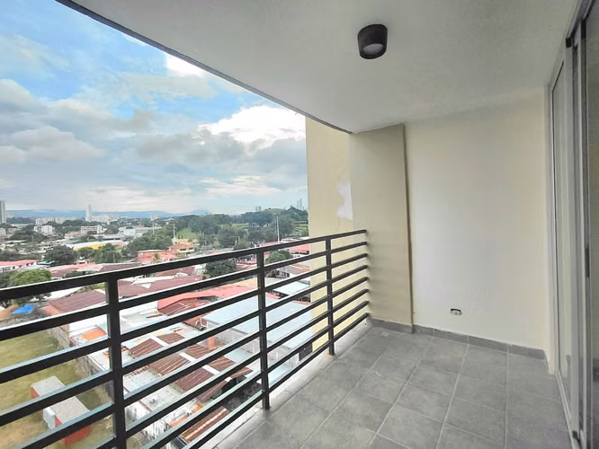 Apartamento en alquiler en Parque Lefevre PH Santerra