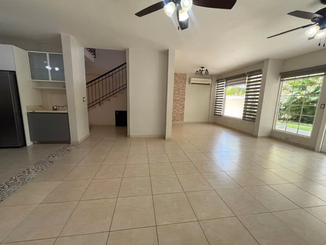 Venta de Casa en Villa Valencia Costa Sur