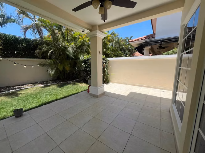 Venta de Casa en Villa Valencia Costa Sur