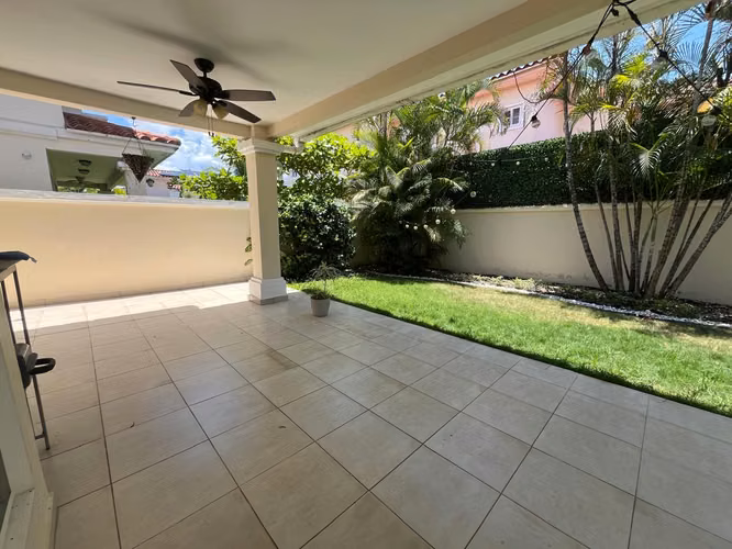 Venta de Casa en Villa Valencia Costa Sur