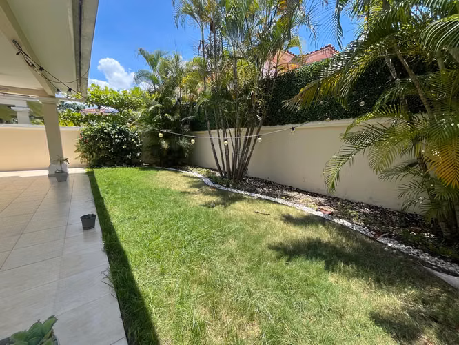 Venta de Casa en Villa Valencia Costa Sur
