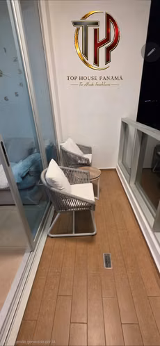 Apartamento de playa en alquiler – PH Royal Palm , con vista al mar.