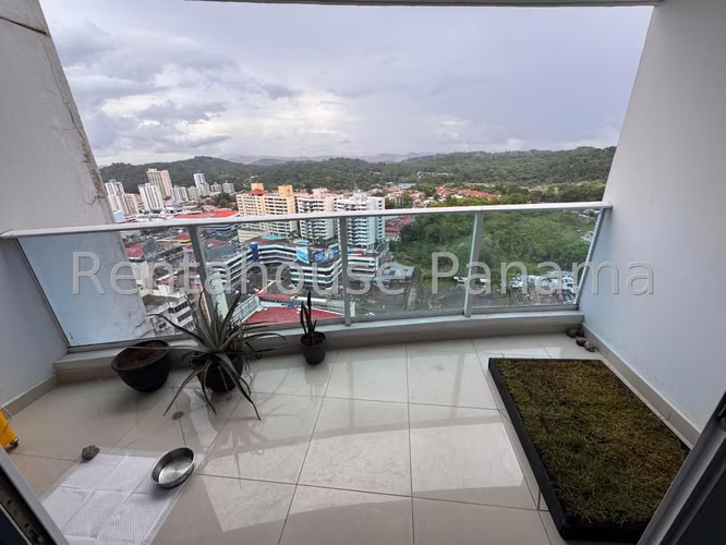 Venta de Moderno Apartamento en Villas de la Fuente 27*677Mfk