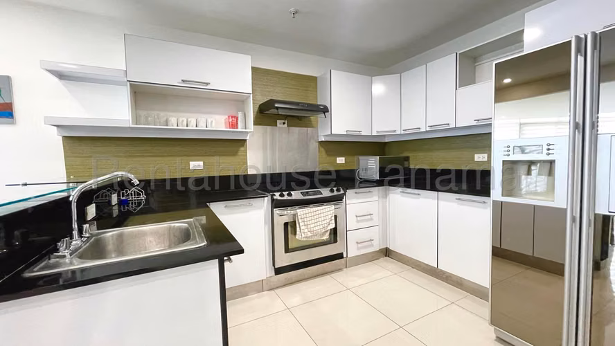 Comodo e Iluminado Apartamento en Venta en Costa del Este 26*5948Mfk
