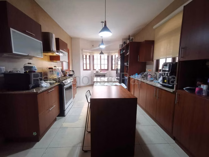 Venta de Amplia Casa en Costa Sur 27*684Mfk