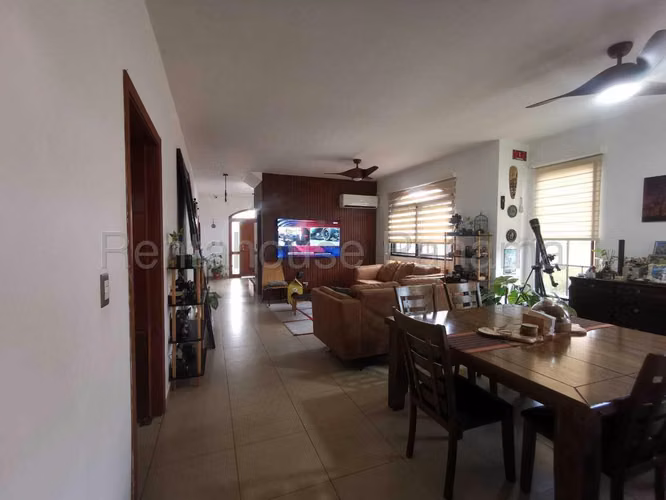 Venta de Amplia Casa en Costa Sur 27*684Mfk