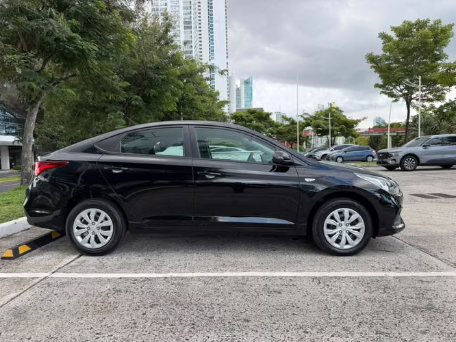 HYUNDAI ACCENT 2023 AUTOMATICO