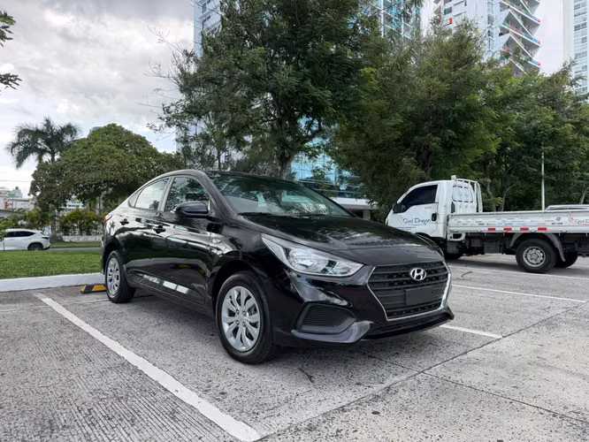 HYUNDAI ACCENT 2023 AUTOMATICO