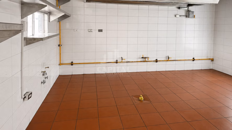 SE ALQUILAN LOCALES COMERCIALES - PLAZA CENTRAL COSTA VERDE