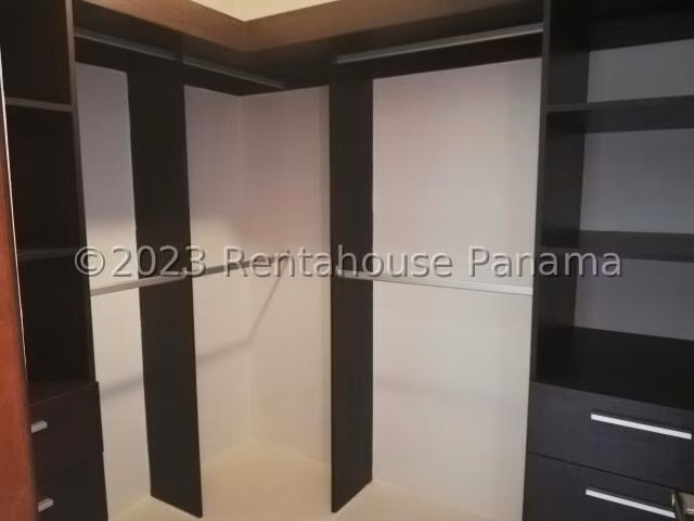 Venta de Apartamento PH Midrise en Panama Pacifico. 26LBR2638