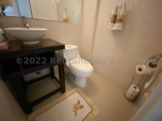 Venta de Casa en Altos de Panama H162GRR