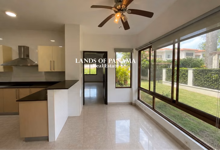 VENTA CASA DE LUJO – RESIDENCIAL SENDEROS CAMINO DE CRUCES – CLAYTON
