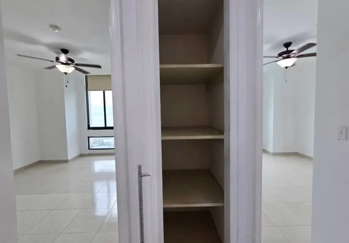 Alquiler en San Francisco | 3 Recámaras | 2 Estacionamientos | $1,300 Vista al mar