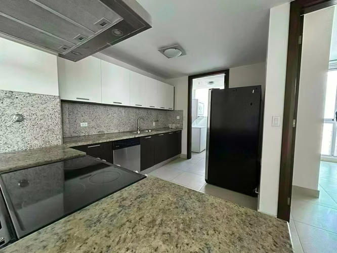 Punta Pacífica | P.H. Oceanaire | 1Rec ($240,000)