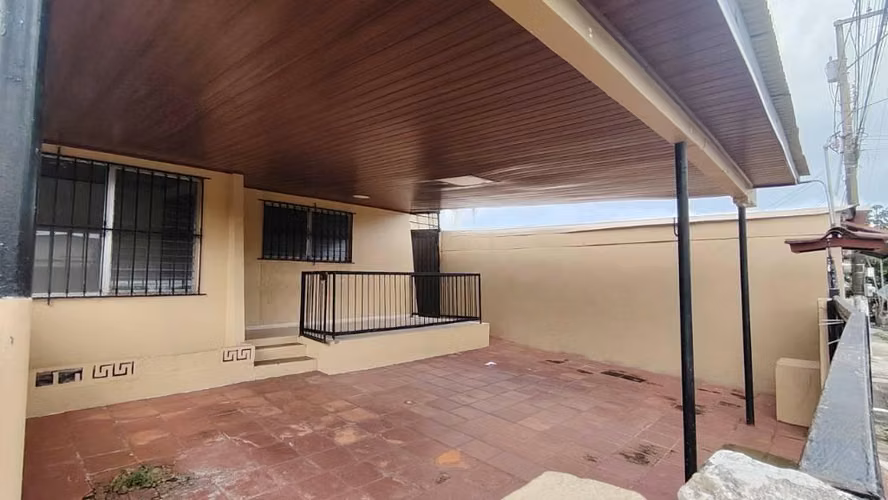3Rc 2B Casa en bulevard, lista para ocupar