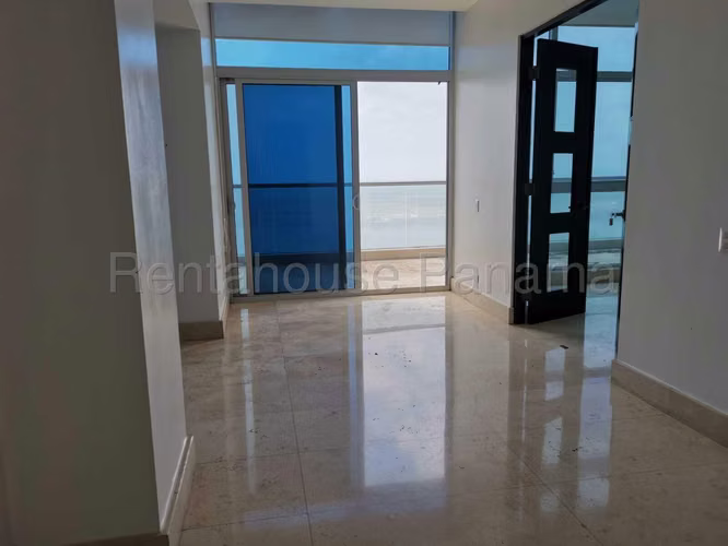 Se Vende Apartamento en Costa del Este MDV27-721