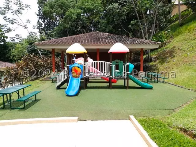 Se Vende Casa en Clayton MDV24-8806