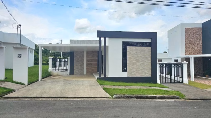 Casas Nuevas en Venta en Santiago Veraguas
