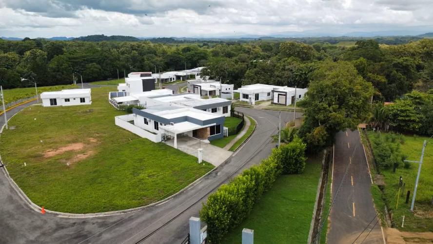 Casas Nuevas en Venta en Santiago Veraguas