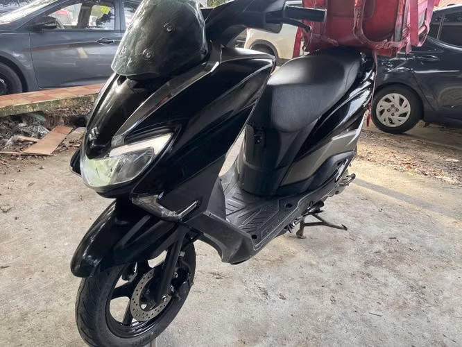 MOTO SUZUKI PARA DELIVERY  COMO NUEVA - Imagen 4