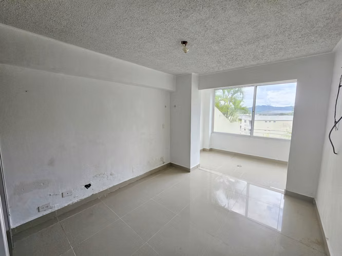 Venta Apartamento de Esquina con Patio Privado en Altamira Gardens. Haga su oferta
