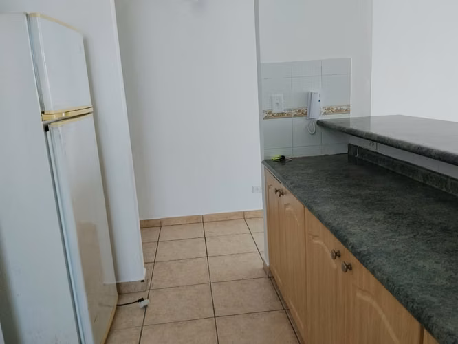 Apartamento en Carrasquilla de 86m2 con balcón y 2 recámaras