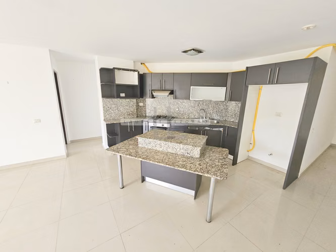 Venta de Apartamento con 2 Balcones en PH Altamira Gardens - Ancón. Haga Una Oferta