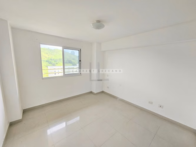 Venta de Apartamento con 2 Balcones en PH Altamira Gardens - Ancón. Haga Una Oferta