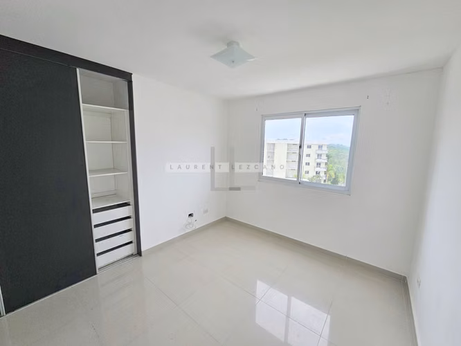 Venta de Apartamento con 2 Balcones en PH Altamira Gardens - Ancón. Haga Una Oferta