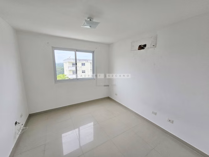 Venta de Apartamento con 2 Balcones en PH Altamira Gardens - Ancón. Haga Una Oferta