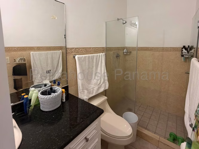 Venta Casa Duplex Costa del Este - YD