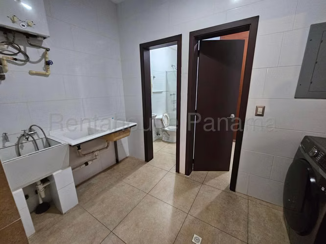 Vendo Casa de 329 m² en PH El Doral, Costa Sur 26-8675GG