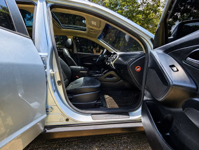 Hyundai Tucson IX Automática Full Extras poco uso - Imagen 10