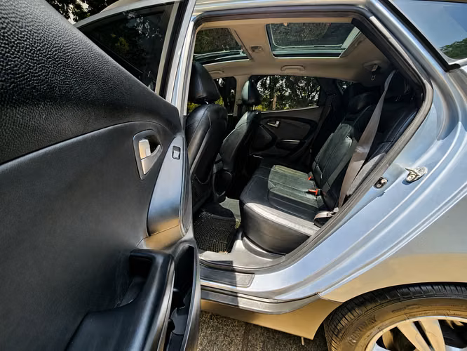 Hyundai Tucson IX Automática Full Extras poco uso - Imagen 5