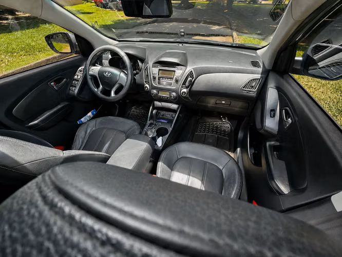 Hyundai Tucson IX Automática Full Extras poco uso - Imagen 13