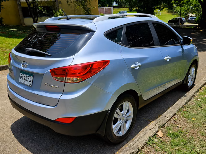Hyundai Tucson IX Automática Full Extras poco uso - Imagen 16