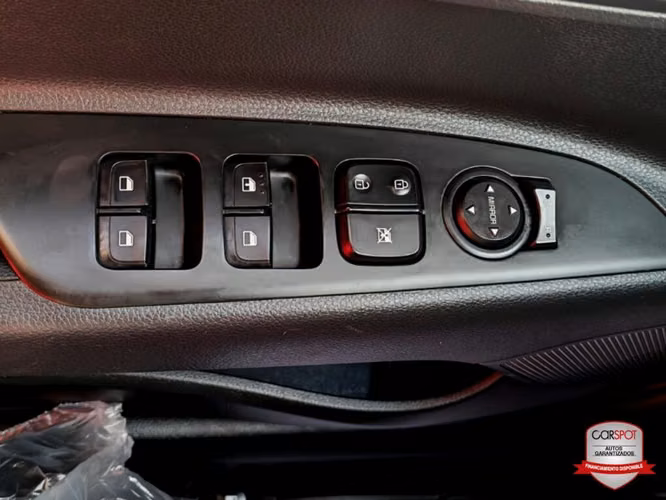 Kia Rio 2024 Automática EF3365