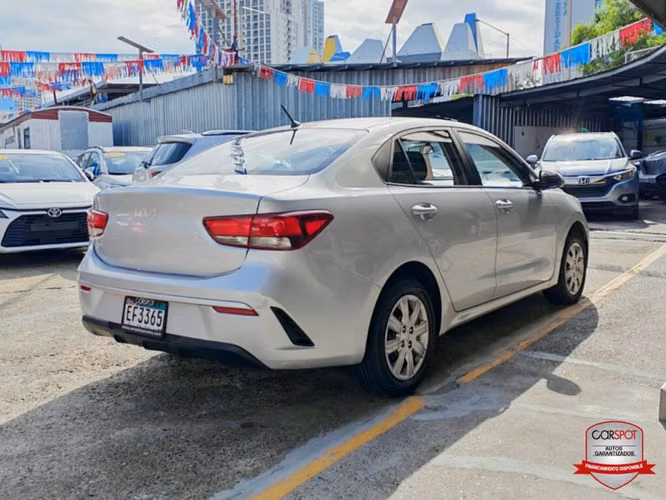 Kia Rio 2024 Automática EF3365
