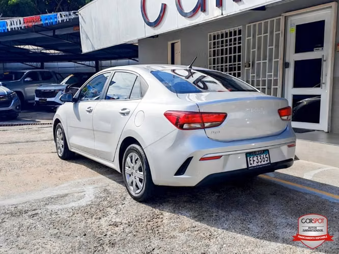 Kia Rio 2024 Automática EF3365