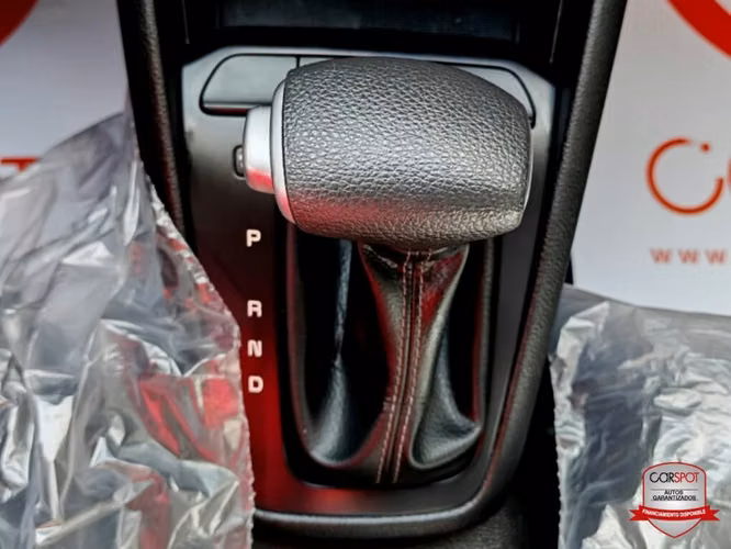 Kia Rio 2024 Automática EF3365