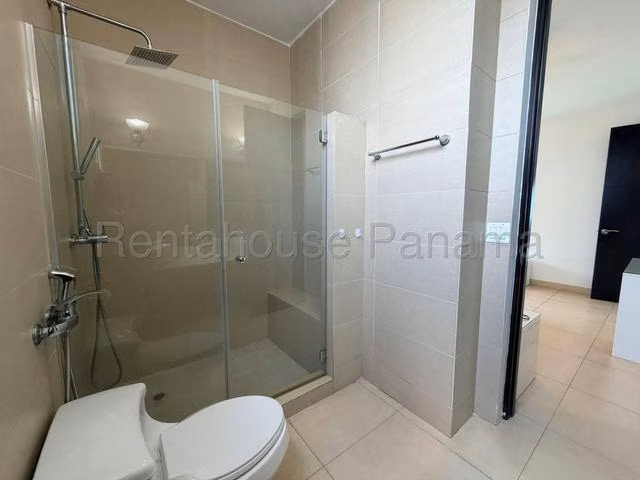 Apartamento en alquiler en PH Sky Residences 27LRL161