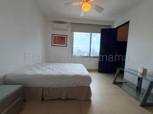 Apartamento en alquiler en PH Sky Residences 27LRL161